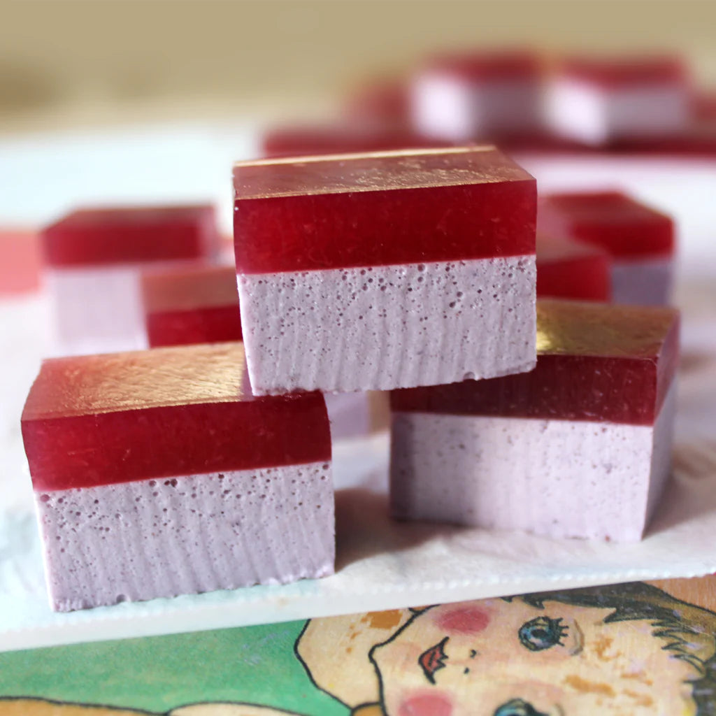 Gut loving berry yoghurt gummies